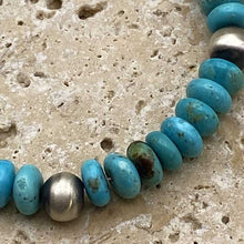 Load image into Gallery viewer, Kingman turquoise and hand-hammered bench bead bracelet. 
