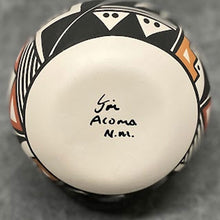 Load image into Gallery viewer, Bottom of Acoma Pottery Wedding Vase showing artist signature
